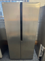 Logik LESSBSX23 440L Slim American-Style Fridge Freezer - Silver